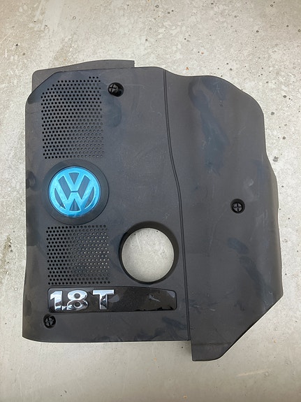 VW/Audi/Skoda 1.8T Moottorin Suojamuovi Alkuperäinen