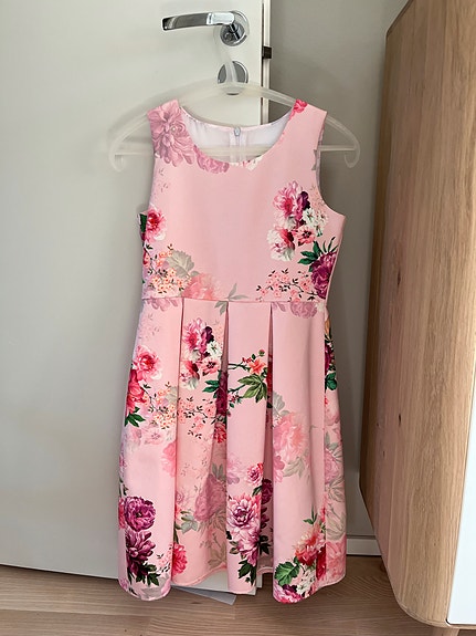 Tyttöjen juhlamekko 152cm