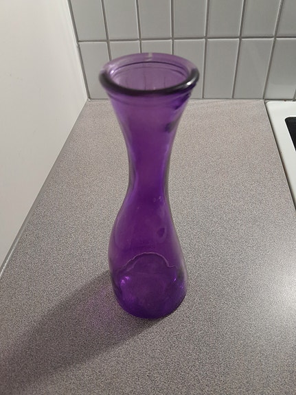 Violetti pieni maljakko