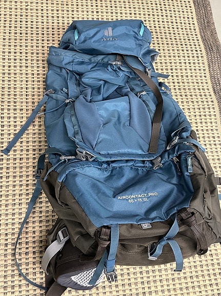 Deuter Aircontact Pro 65+15 SL -naisten rinkka. Täysin uutta vastaava.