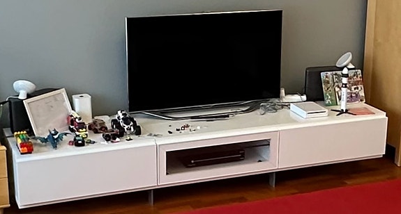 Muurame tv taso 234cm leveys