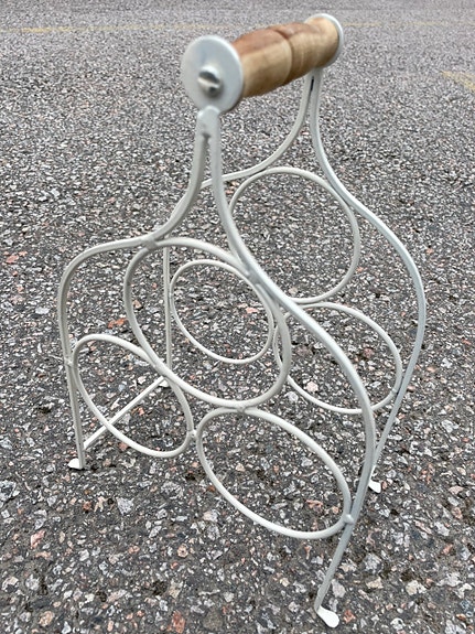 Metallinen siro viinipulloteline