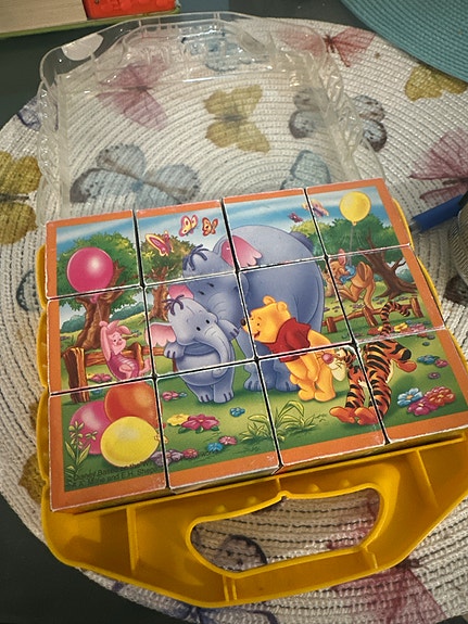 Disney Nalle Puh kuutiopalapeli kantolaukussa, 6 kuvaa