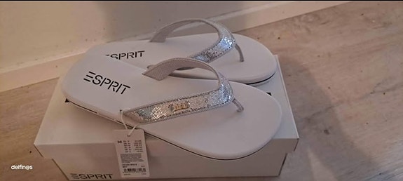 UUDET erittäin laadukkaat ESPRIT-sandaalit 38/39