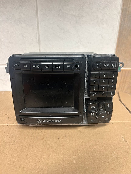 Mercedes-Benz S W220 radio