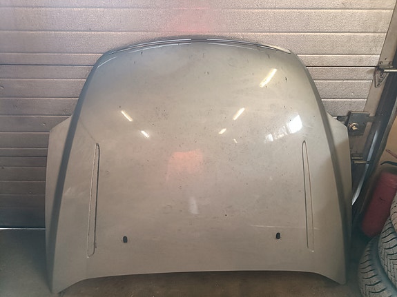 Ford Mondeo konepelti