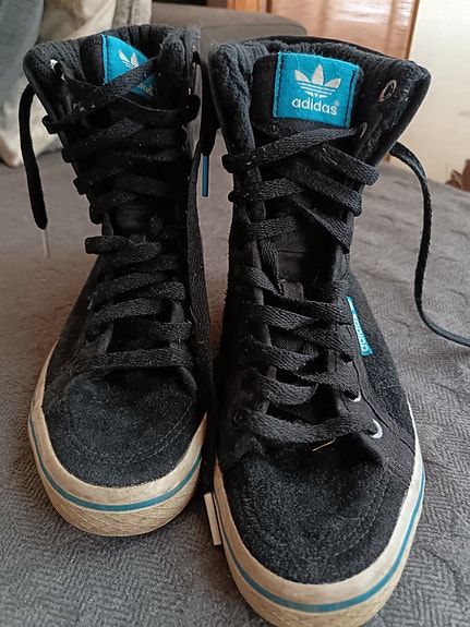 Adidas varsilenkkarit