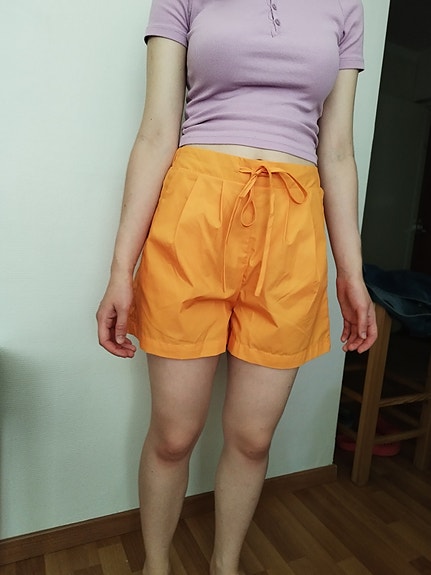 Naisen shortsit