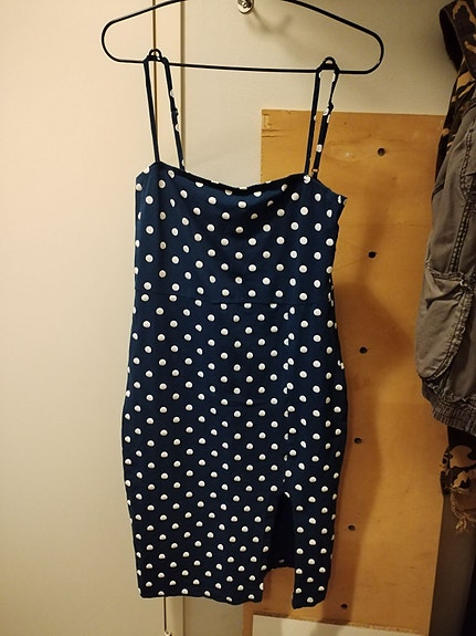 Navy sininen polka dot mekko