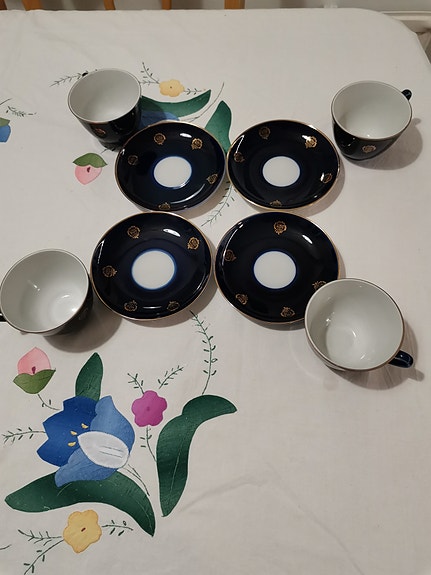 Lomonosov tee/kahvikupit ja lautaset 4 kupit ja 4 lautaset