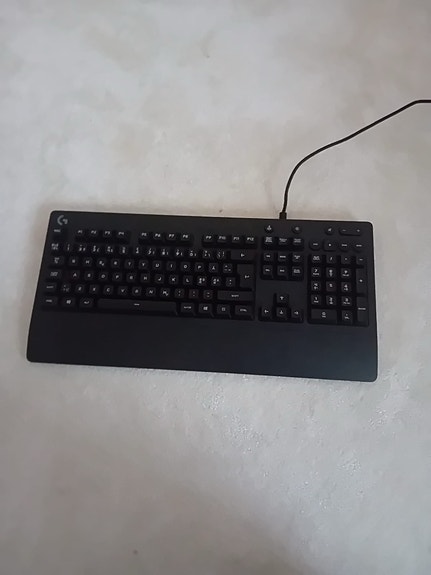 Logitech näppäimistö