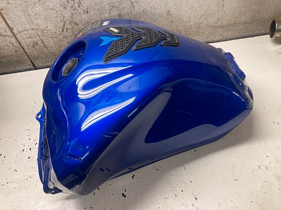 Yamaha MT - 09 2021 tankki ym osia