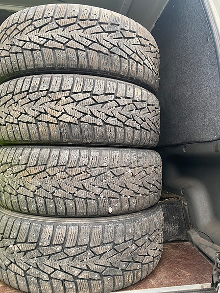 Nokian nastarenkaat  205/60/R16  4 Kpl