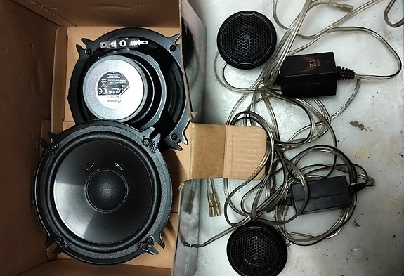 Pioneer kaiuttimet ja Bull diskantit