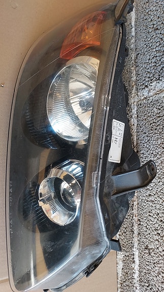 Nissan N16 etuvalo