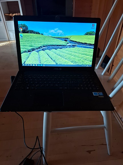 Asus läppäri
