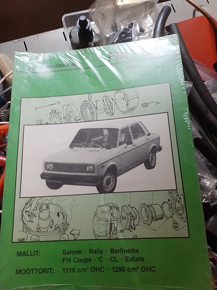 Korjauskäsikirja Fiat 128