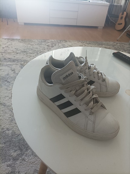 Siistit ja hyväkuntoiset Adidaksen miesten kengät koko 41