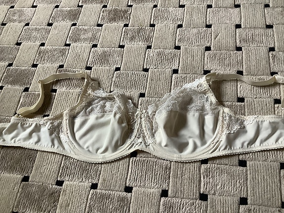 Rintaliivit, uudet, koko 90E