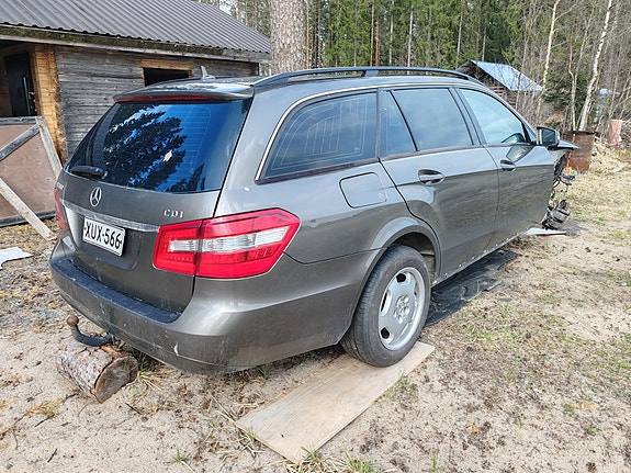 Mb S212 E200CDi vm. 2010 varaosina