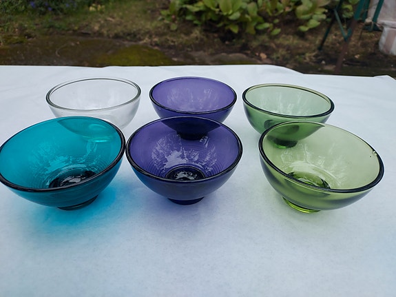 Karhula-Iittala  Jälkiruokakulho.... eri värejä