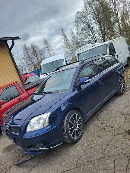 Toyota Avensis 1.8 Automaatti STW