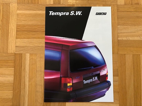 Esite Fiat Tempra S.W. noin vuodelta 1992