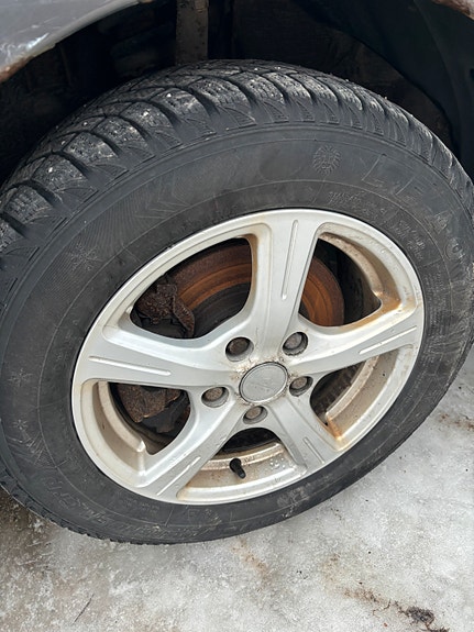 Mazda 6 15" talvirenkaat  195 / 65 r 15 aluvanteilla