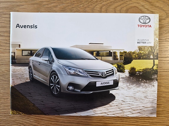 Toyota Avensis -esite 2013