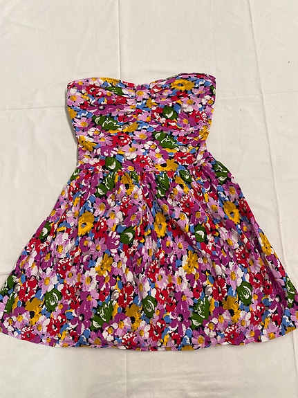 Värikäs mekko XS