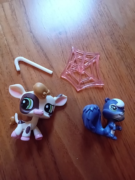 Littlest Pet Shop haisunäätä ja lehmä