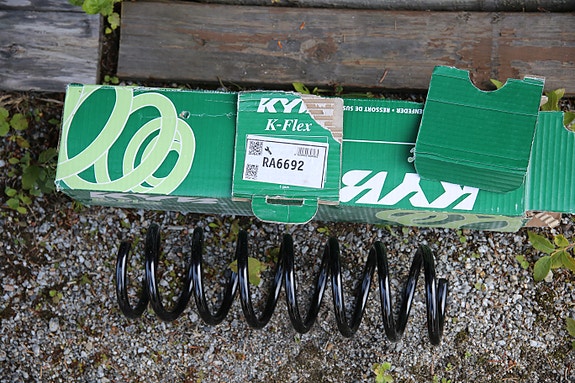 Uusi KYB K-Flex RA6692 Takajousi FORD FOCUS, C-MAX 1kpl