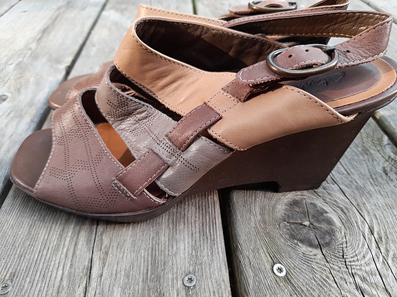 Clarks sandaalit,nahkaa