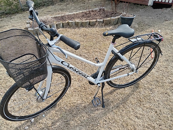 Cresent Rissa 28"