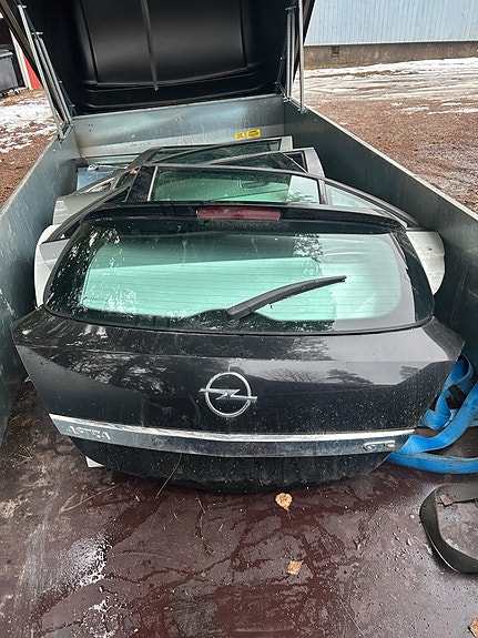 Opel Astra h takaluukku