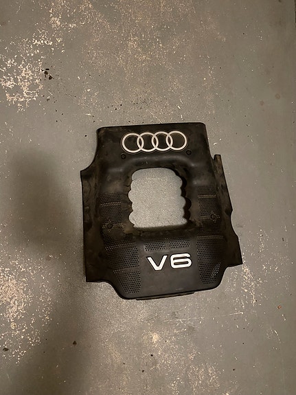 Audi v6 moottorin suoja
