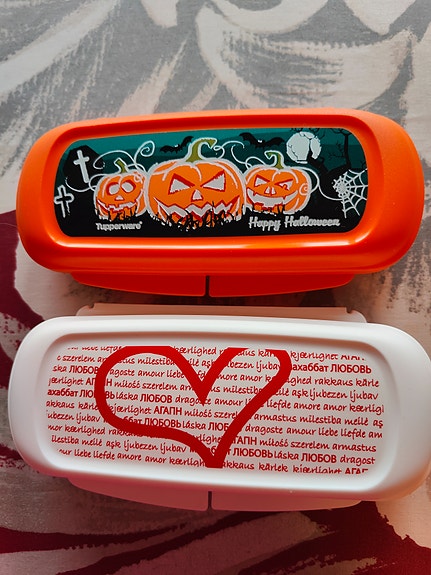 Uusi Tupperware rasia