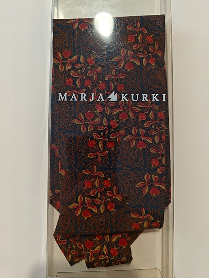 Marja Kurki solmio