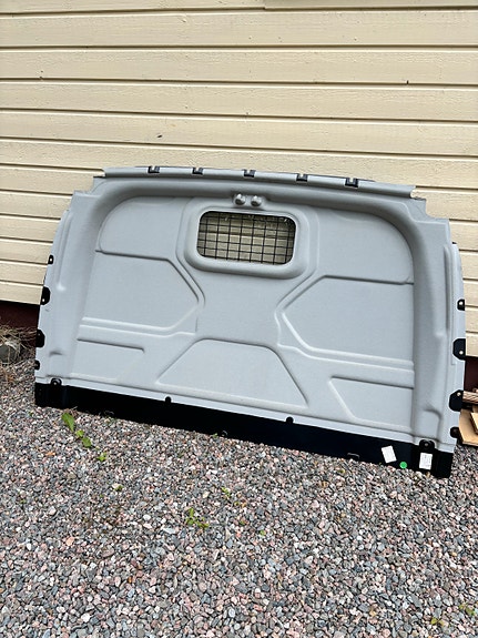Ford Transit Custom väliseinä