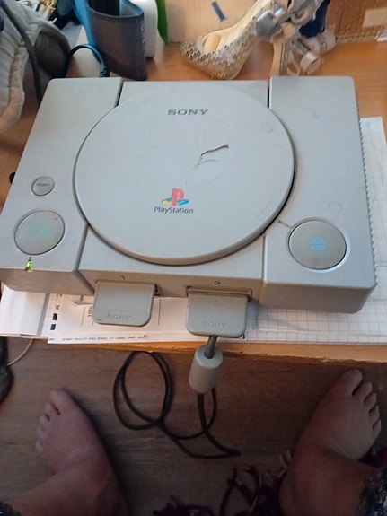 Play Station 1 + 1 ohjain