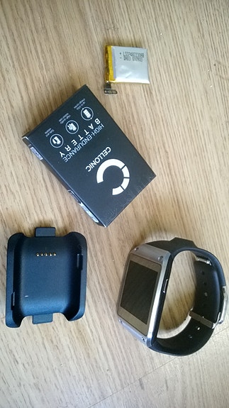 Samsung Galaxy Gear (SM-V700) + uusi laturi + akku