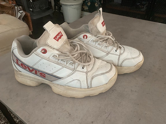 Levis lenkkarit koko 39
