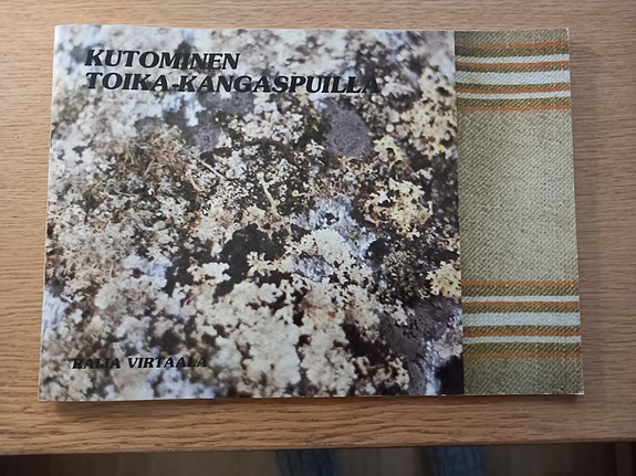 Kutominen Toika-kangaspuilla.