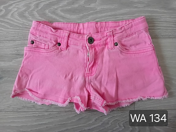 Pinkit shortsit 134