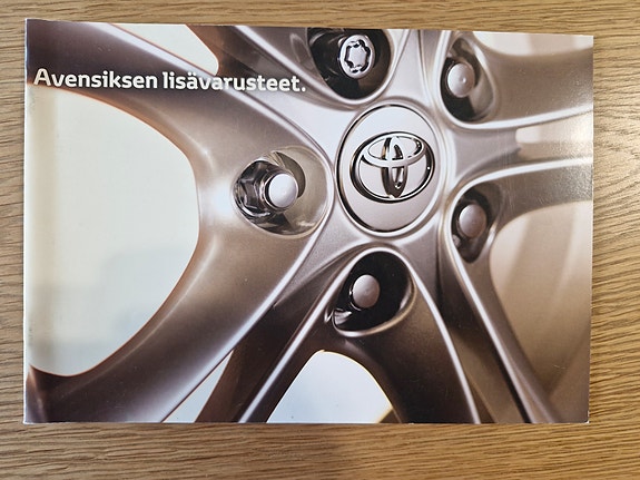 Toyota Avensis -lisävaruste-esite 2009