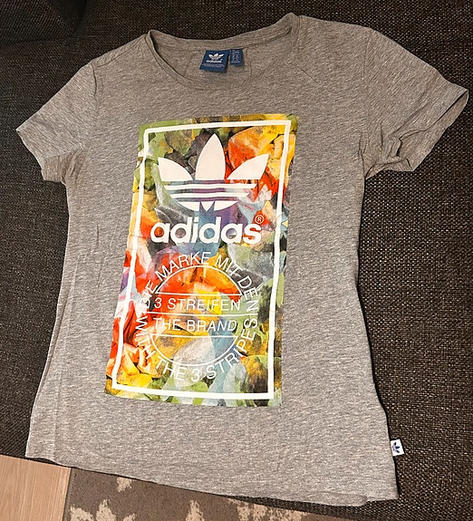 Adidas t-paita