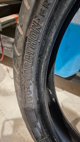 Eturengas 19" Metzeler