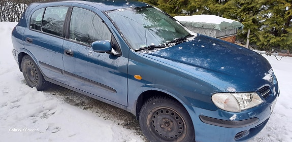 Nissan Almera 1.8 -02