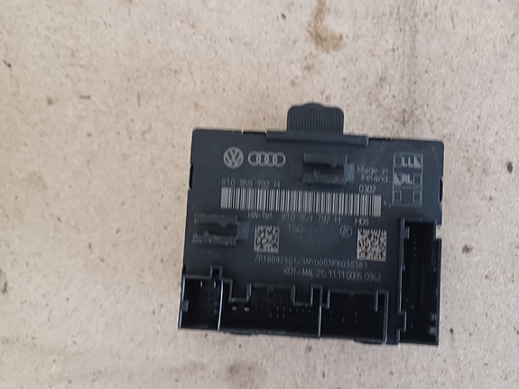 AUDI A5 2007-15 oven ohjausyksikkö etu oikea 8T0959792G