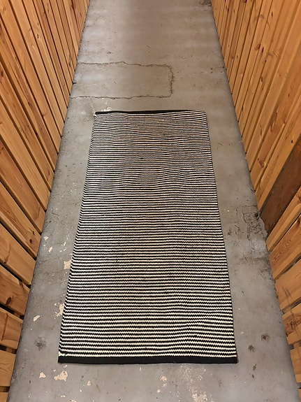 Mustavalkoinen matto